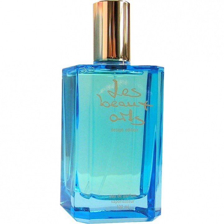 Love Story Femme by Les beaux arts perfume bottle