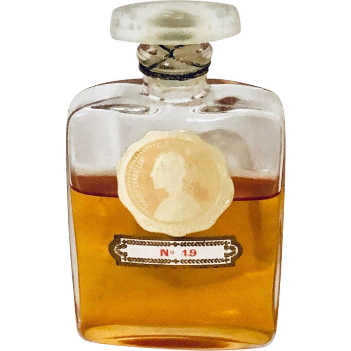 Nº 19 by Honoré Payan perfume bottle