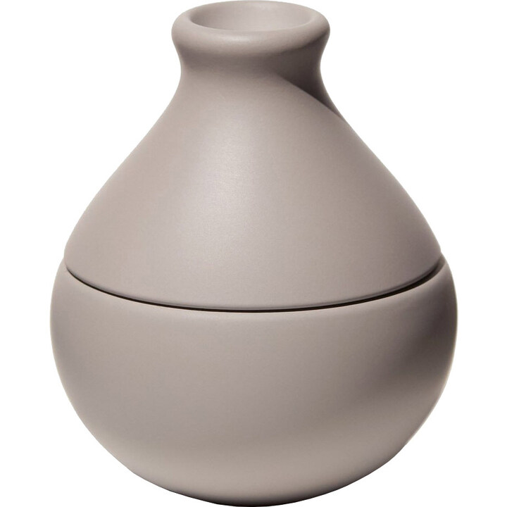 Jasmine Air by KKW Fragrance / Kim Kardashian perfume bottle