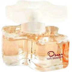 Oscar Soft Blossom by Oscar de la Renta perfume bottle