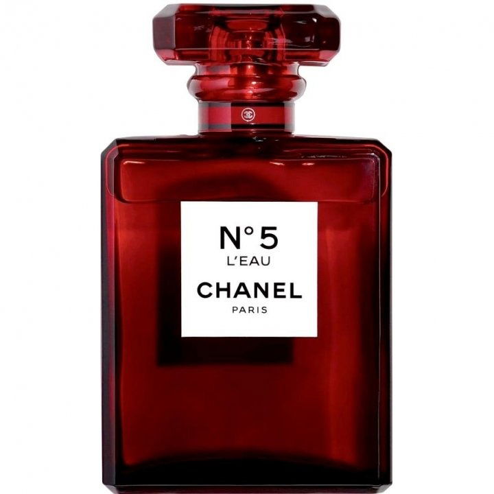 N°5 L'Eau Limited Edition 2018 by Chanel perfume bottle