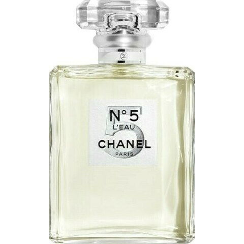 N°5 L'Eau Limited Edition 2021 by Chanel perfume bottle