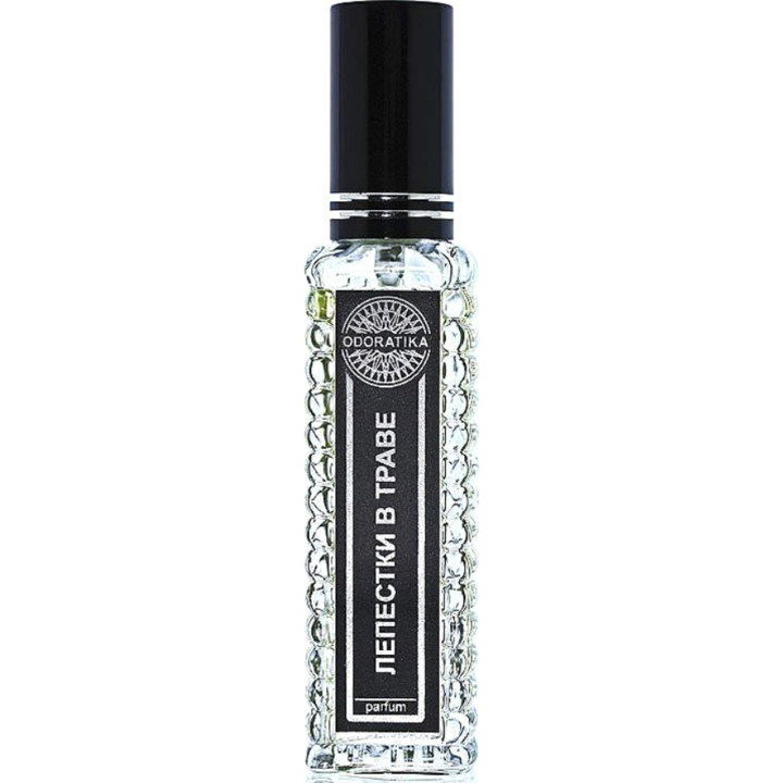 Lepestki v Trave / Лепестки в Траве by Odoratika perfume bottle