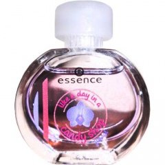Like a Day in a Candy Shop - Floral by essence perfume bottle