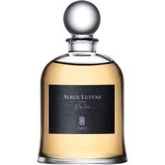 Un lys by Serge Lutens perfume bottle