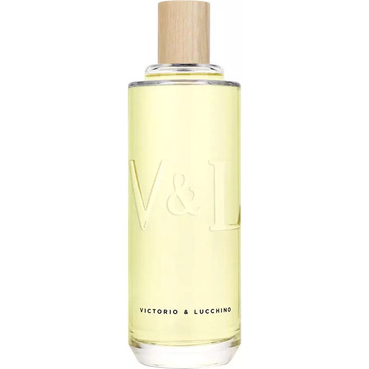 Aguas Esenciales - Pura Vida by Victorio & Lucchino perfume bottle