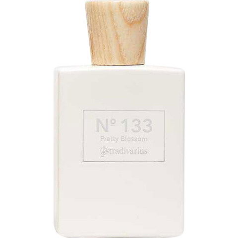 Nº 133 Pretty Blossom by Stradivarius perfume bottle