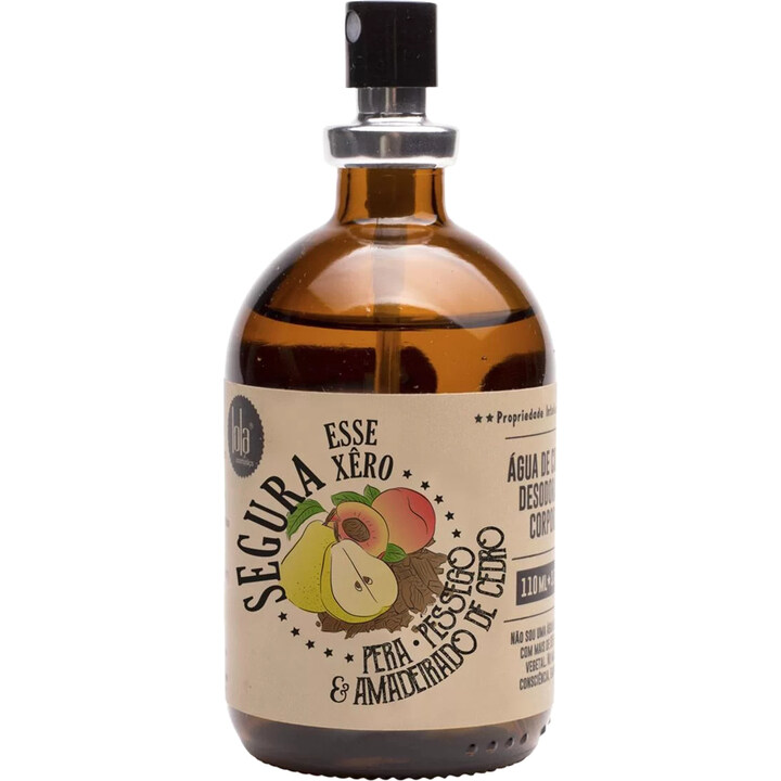 Segura esse Xêro - Pera, Pêssego & Amadeirado de Cedro by Lola Cosmetics perfume bottle