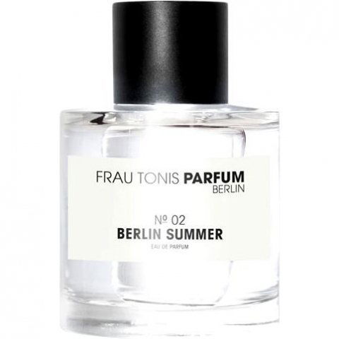 № 02 Berlin Summer by Frau Tonis Parfum perfume bottle